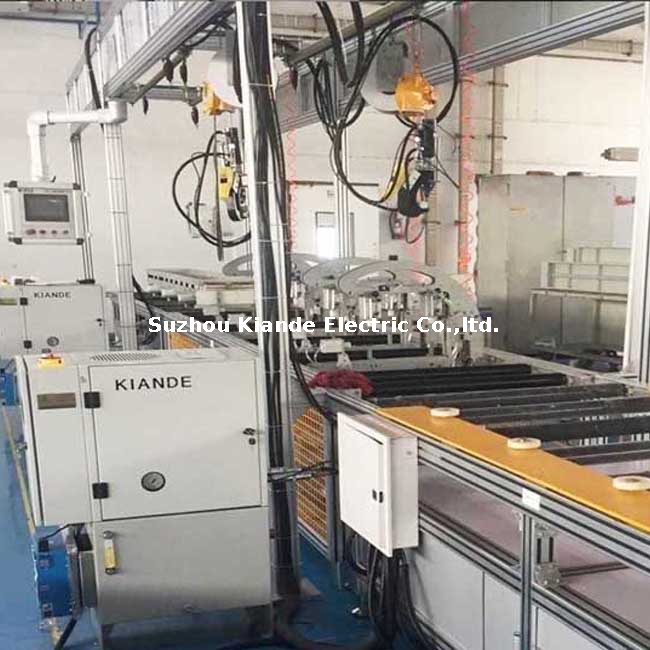 Semi Automatic Busbar Assembly Line Línea de montaje de barras colectoras semiautomática con 1200 mm de ancho para inversión - Equipos industriales